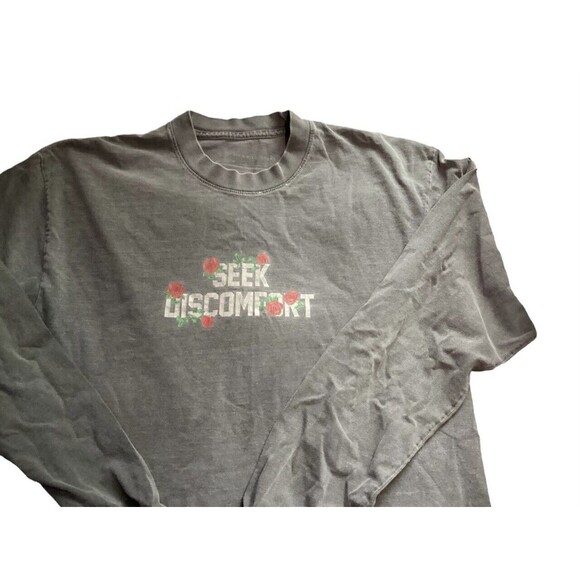 Seek Discomfort Gray Long Sleeve Shirt Rose Graphic Tee Unisex Size Medium - Picture 1 of 10